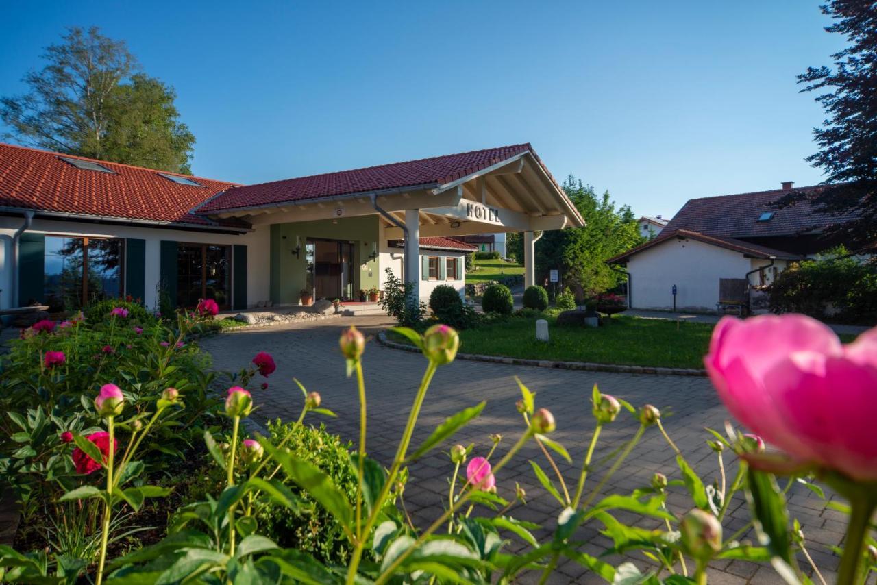 Landhotel Gockelwirt Eisenberg  Dış mekan fotoğraf