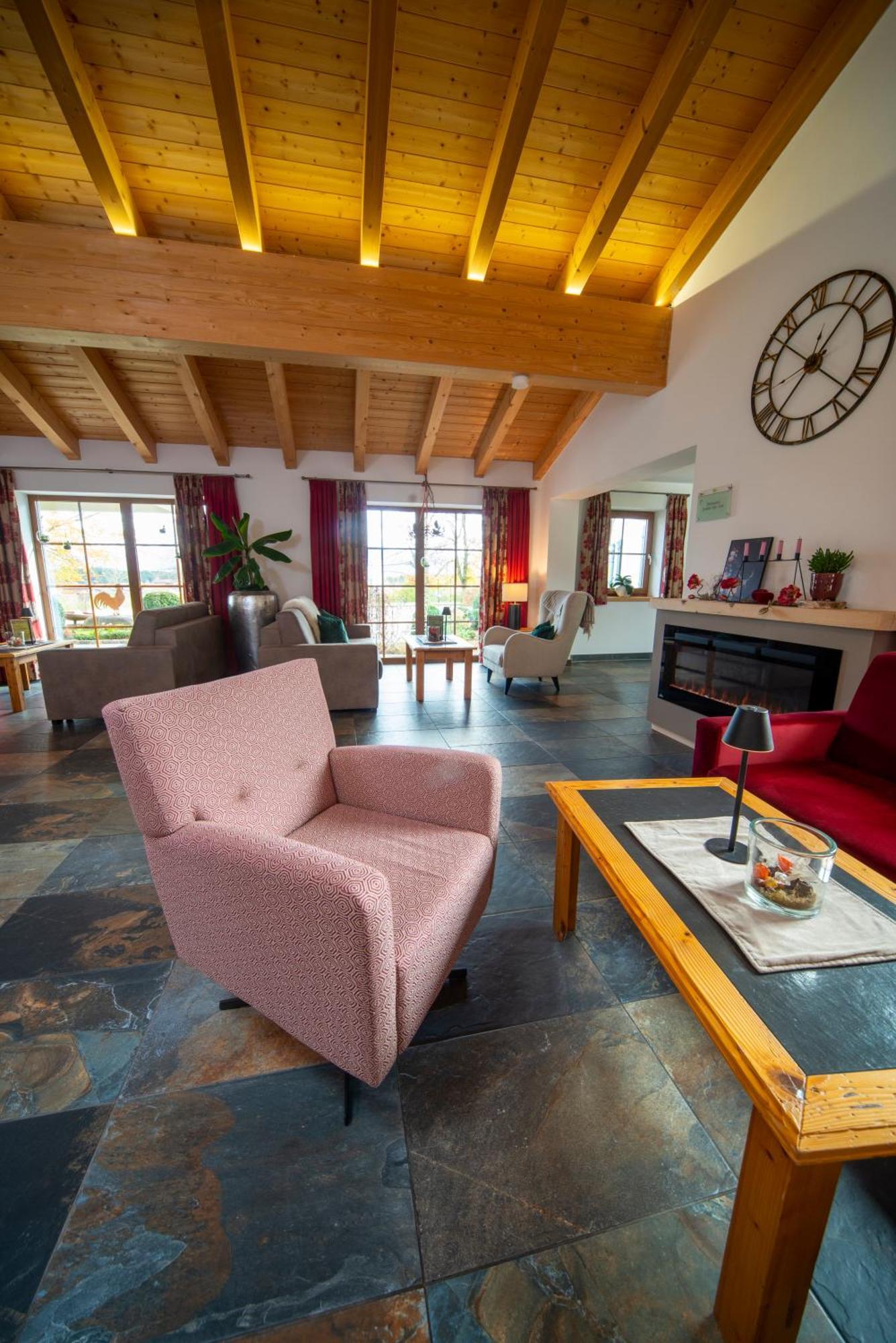 Landhotel Gockelwirt Eisenberg  Dış mekan fotoğraf