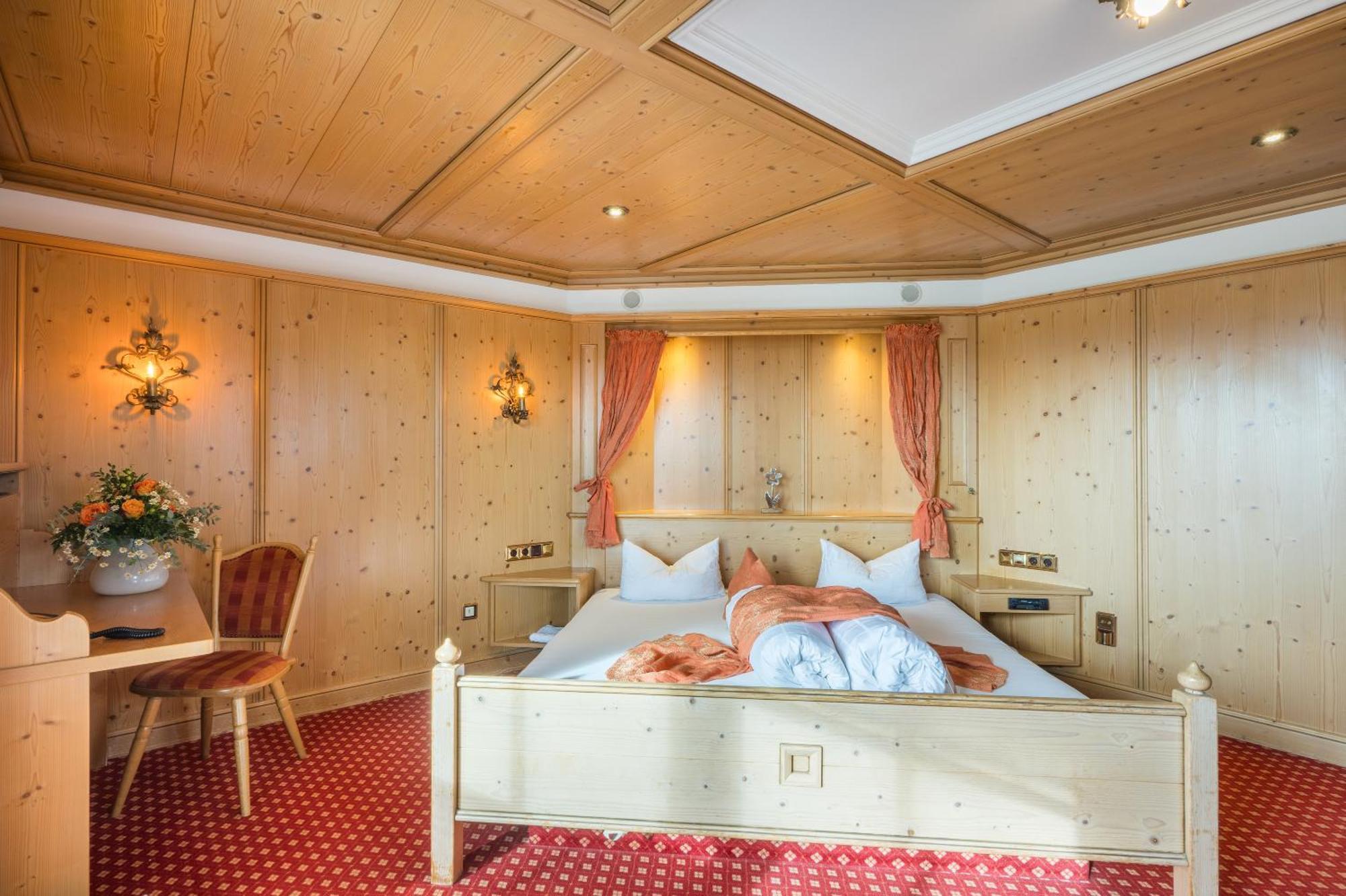 Landhotel Gockelwirt Eisenberg  Dış mekan fotoğraf