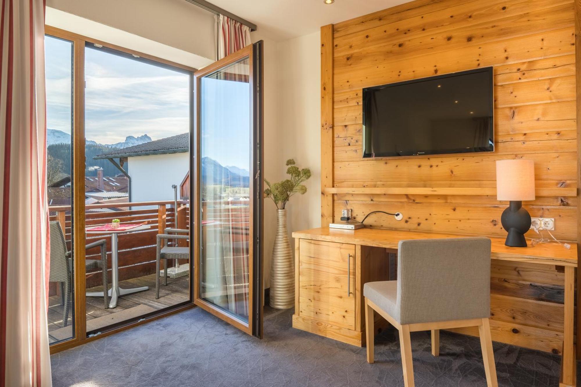 Landhotel Gockelwirt Eisenberg  Dış mekan fotoğraf