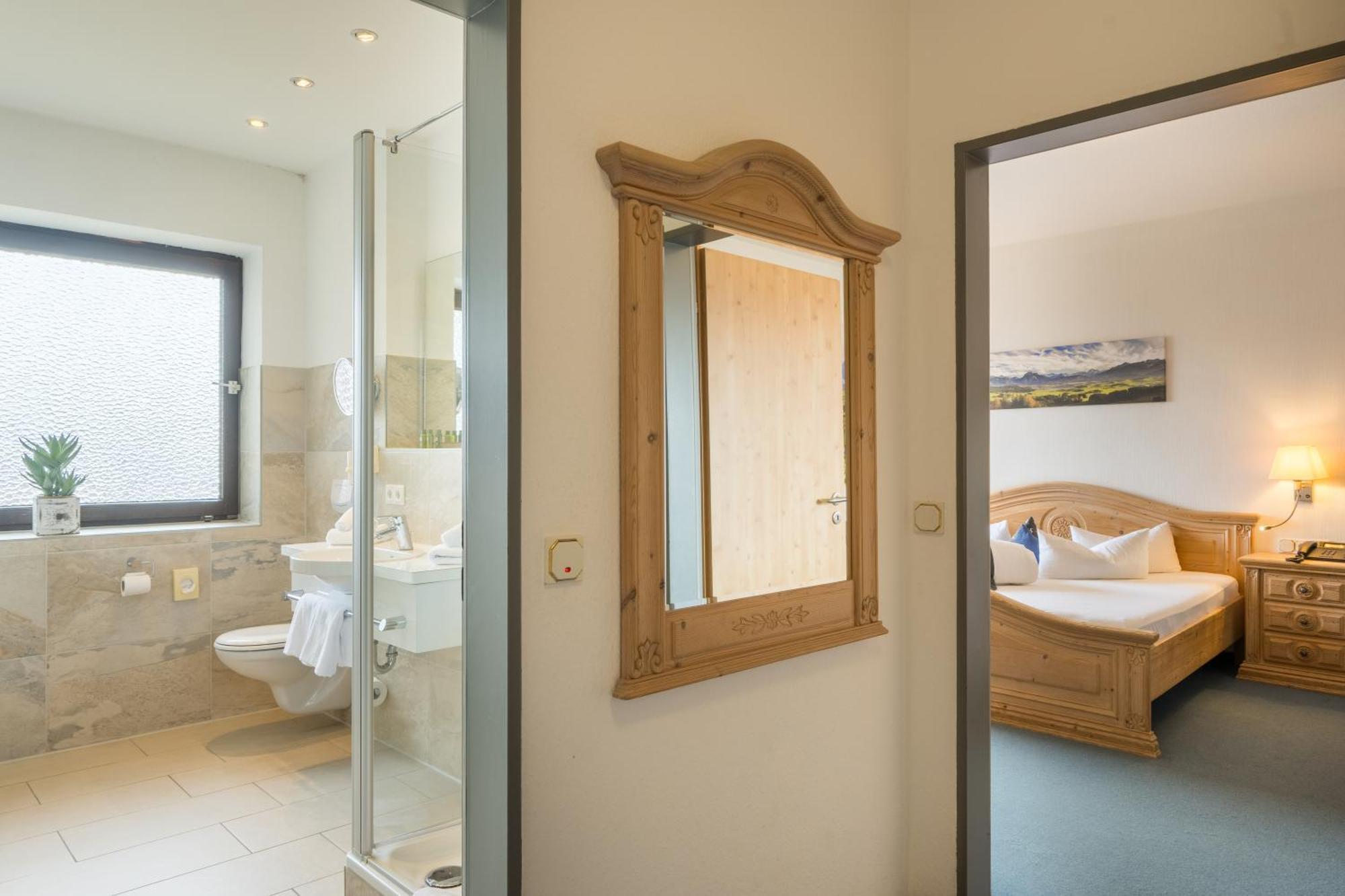 Landhotel Gockelwirt Eisenberg  Dış mekan fotoğraf