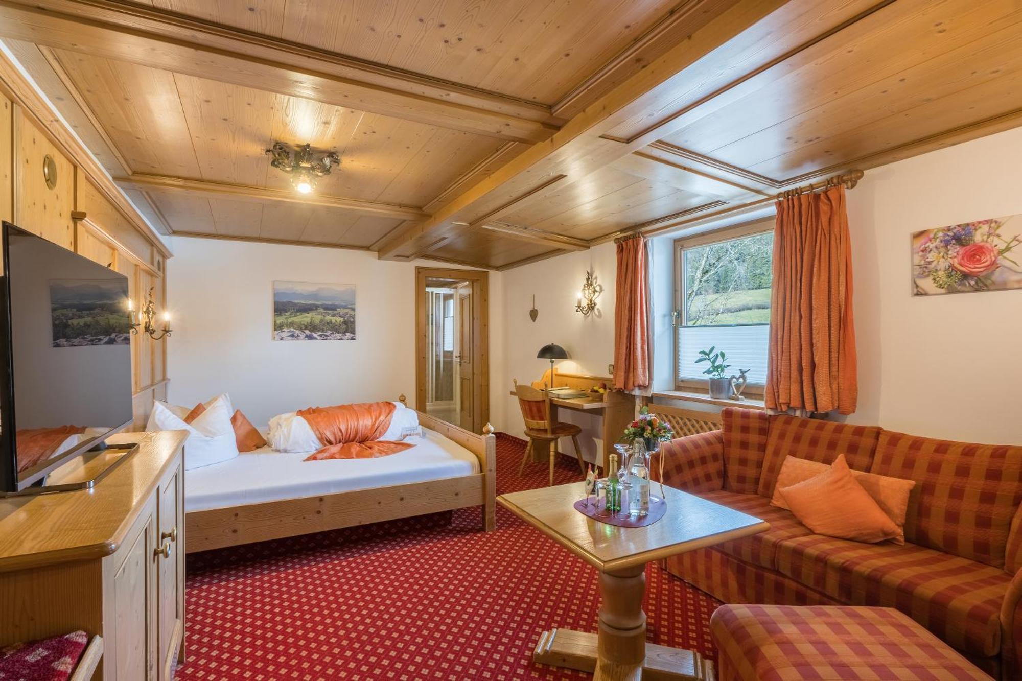 Landhotel Gockelwirt Eisenberg  Dış mekan fotoğraf